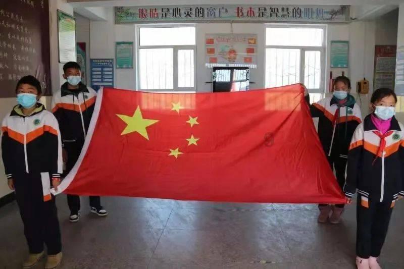 奇瑞七座“奶爸车”成爆款！舒适度超越理想L9，续航1300公里